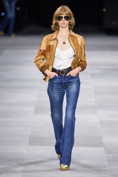 Look 18